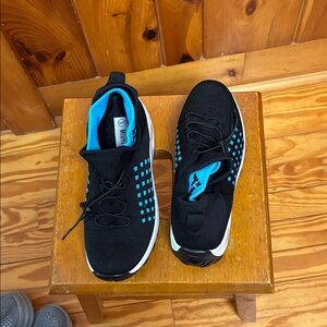 Mishansha Black Sneakers with Blue Highlights